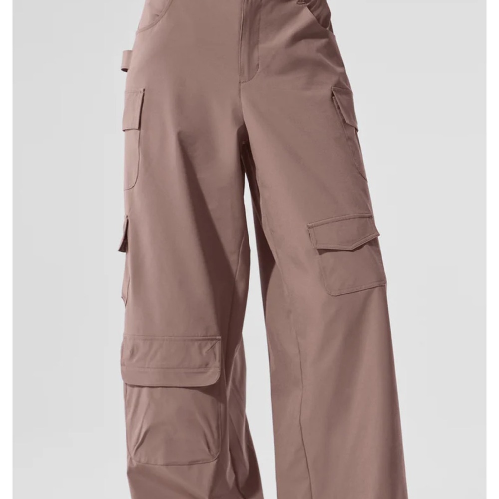 ALO Workwear Cargo Pants in Mushroom